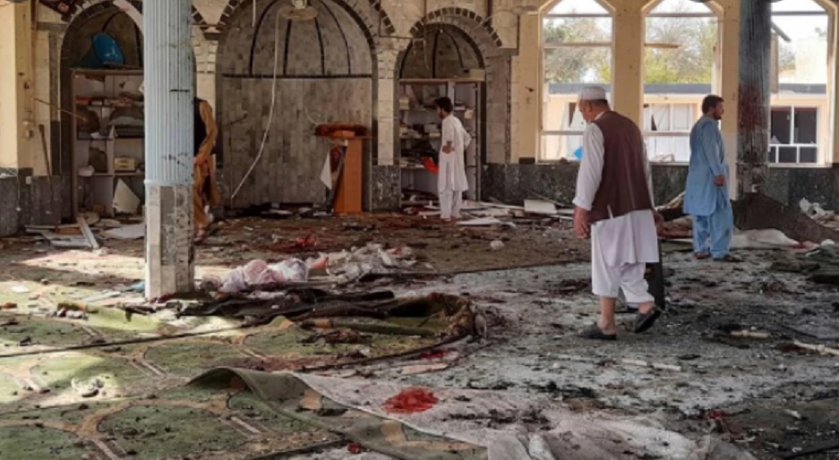  Najmanje 50 ljudi poginulo je danas u snažnoj eksploziji u džamiji u Kabulu