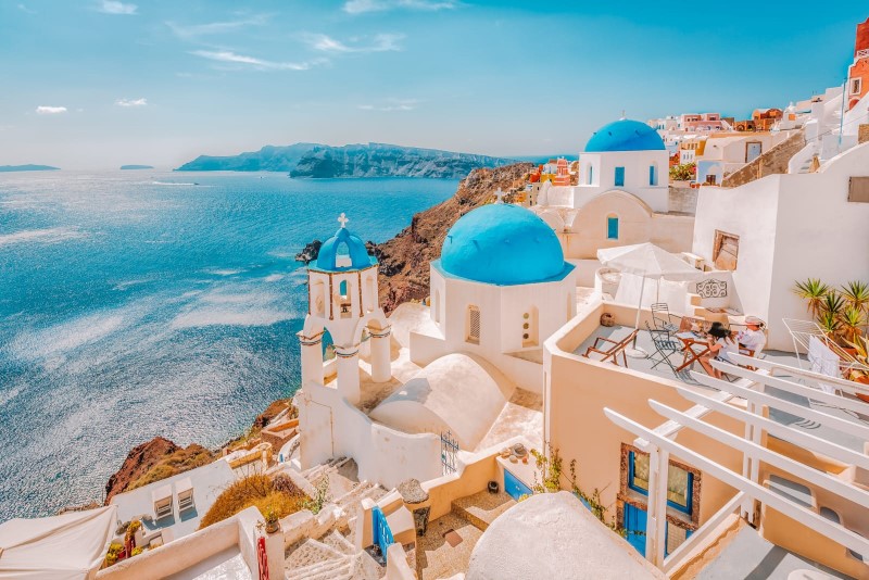  Grčka tokom turističke sezone ukida skoro sve mere