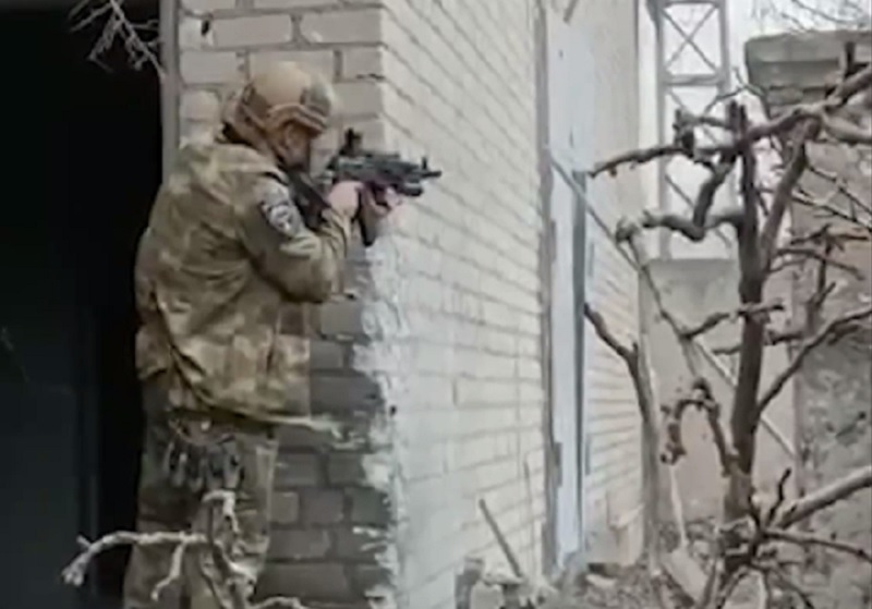  Kadirov objavio video snimak u kome se prikazuje čišćenje stambenih naselja Mariupolja