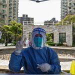 Uprkos zatvaranju, izgladnjivanju građana i visokoj stopi vakcinacije u ŠANGAJU raste broj obolelih od COVID-a