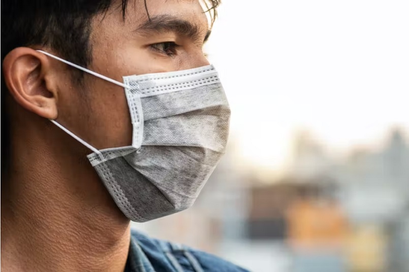  Naučnici otkrivaju mikroplastične čestice u plućima skoro svakog pacijenta – posledica nošenja maski?
