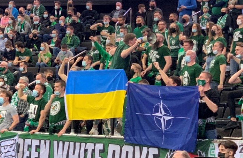  Litvanci provocirali navijače i igrače Zvezde NATO zastavom: Je*ite se, Srbi (VIDEO)