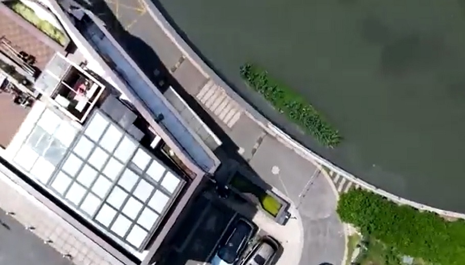  Stanovnik Šangaja izbegava karantin tako što dronom peca ribu?(VIDEO)
