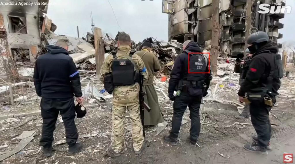 Kamera uhvatila! Pripadnici Službe Bezbednosti Ukrajine na leđima nose NACISTIČKE simbole (VIDEO)