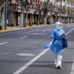 Šangaj: Zaključali desetine miliona stanovnika a oborili novi rekord u broju obolelih od korone