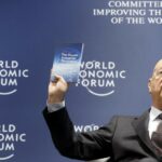 Klaus Švab predviđa 10 godina u budućnost: Svi ćemo imati implantate u mozgu