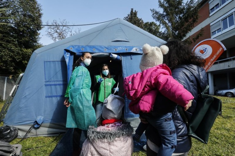  Italijani će ukrajinskim izbeglicama dati poslove koje Italijani neće da rade ALI ĆE IH PRVO SVE VAKCINISATI