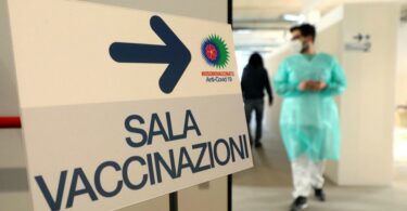 VAKCINE POMAŽU?! U Italiji se ruše rekordi, u jednom danu skoro 100 000 zaraženih a vakcinisano 85% naroda
