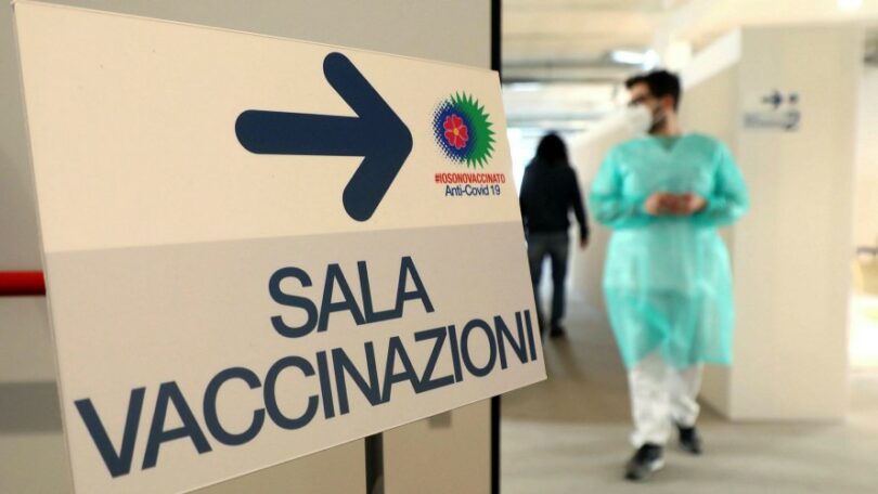 VAKCINE POMAŽU?! U Italiji se ruše rekordi, u jednom danu skoro 100 000 zaraženih a vakcinisano 85% naroda