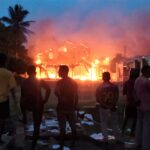 Neredi zbog cena hrane u Šri Lanki prerasli u pravi RAT! Demonstranti tuku policiju i pale kuće političara