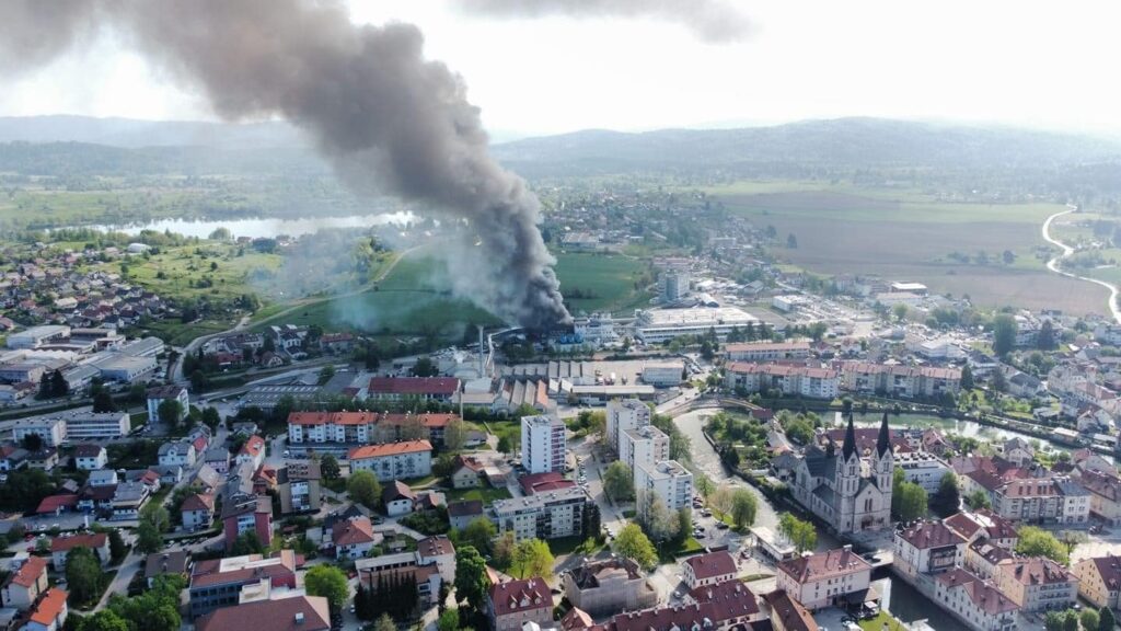 Eksplozija u hemijskoj fabrici u Sloveniji! Građanima rečeno da ne izlaze napolje (FOTO)