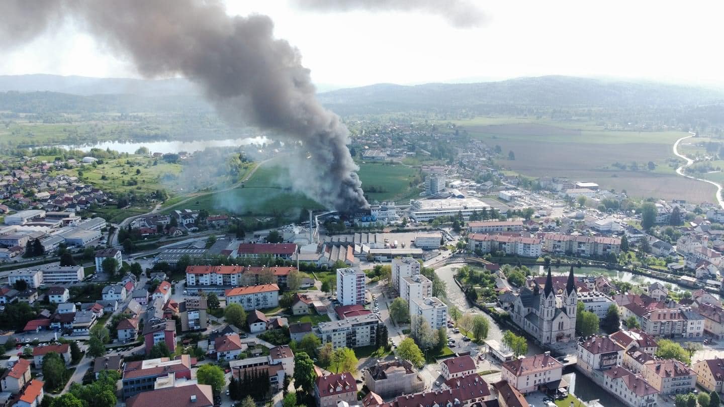  Eksplozija u hemijskoj fabrici u Sloveniji! Građanima rečeno da ne izlaze napolje (FOTO)