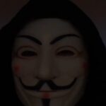 Anonimusi prete Srbiji? Osoba sa maskom preti na Tviteru: Srbija je naša sledeća meta