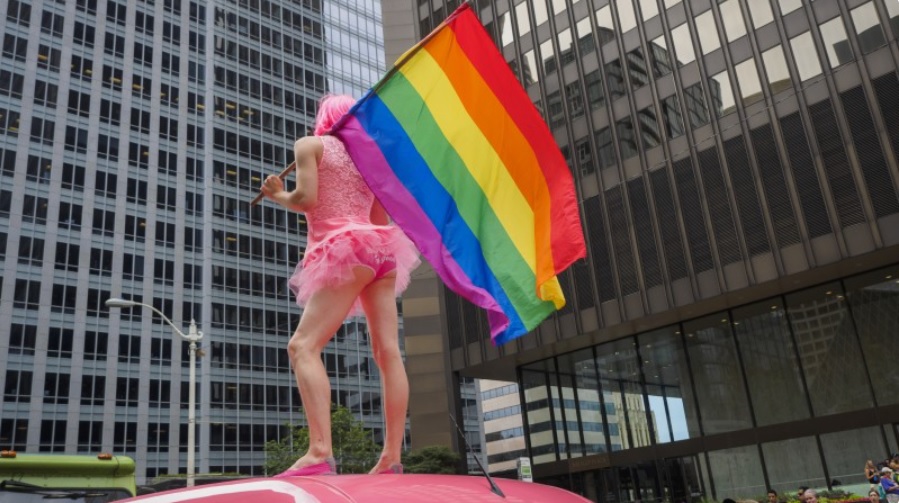  SZO kaže da bi gej parade trebalo da se ODRŽAVAJU uprkos pretnji od majmunskih boginja