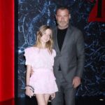 Novo Normalna porodica?! Poznati Holivudski glumac Lijev Šrajber na premijeru doveo sina koji se oblači kao žensko (FOTO)