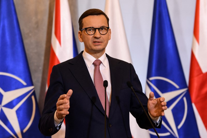  Poljski premijer: Tretirajte Rusiju kao nacističku Nemačku