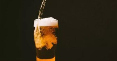U Singapuru se služi pivo napravljeno od URINA I OTPADNIH VODA- Sve zbog "KLIMATSKIH PROMENA"
