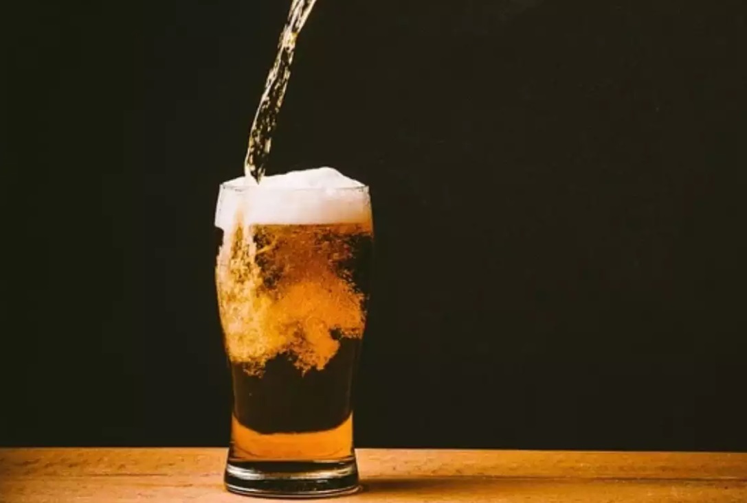  U Singapuru se služi pivo napravljeno od URINA I OTPADNIH VODA- Sve zbog “KLIMATSKIH PROMENA”