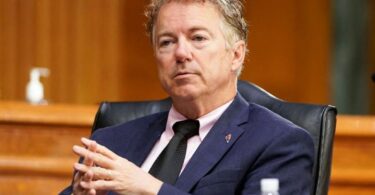 Američki senator koji lovi Faučija, Rand Pol blokirao usvajanje zakona o pomoći Ukrajini od 40 milijardi dolara