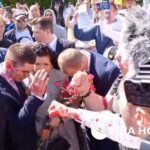 Ovo neće proći bez odgovora! Ambasador Rusije u Poljskoj napadnut dok je pokušavao da položi cveće na groblju Sovjetskih boraca povodom (VIDEO)