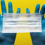 Engleska spaljuje ZAŠTITNU OPREMU za COVID! Potrošili čak 5 MILIJARDI dolara za neupotrebljivu opremu