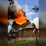 Gori manastir na teritoriji koju drže UKRAJINCI! Moskva i Kijev se međusobno optužuju za svetogrđe (VIDEO)