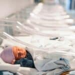 "Naučnici" imaju odgovor za drastičan pad nataliteta u mnogim zemljama! Tvrde da su uzrok KLIMATSKE PROMENE