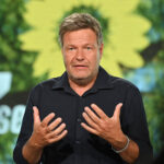 Pa i liči na nekog ko ne voli kadu?! Vicekancelar Nemačke počeo ređe da se kupa kako bi pobedio Rusiju