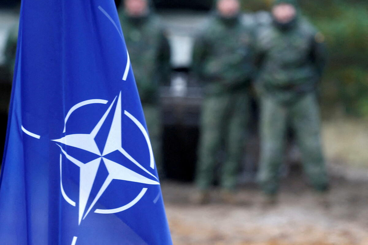  Bivši šef NATO-a: Ukrajina mora da dobije rat