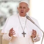 Papa: Treći svetski rat je već počeo! Spoljni interesi guraju Ukrajinu u sukob