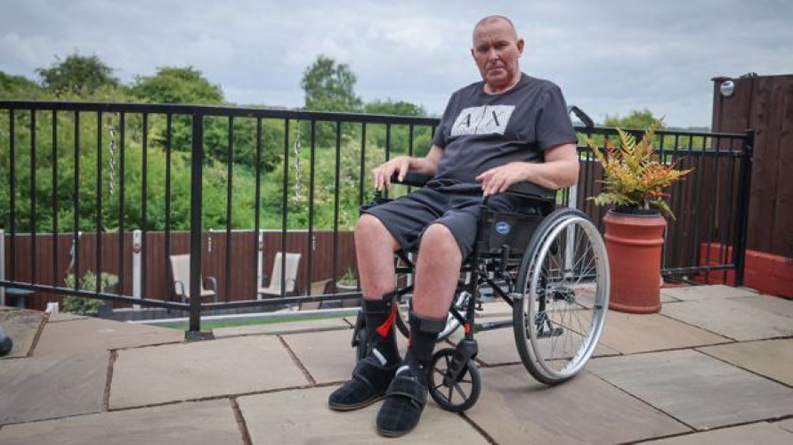  Britanac koji je ostao paralizovan nakon vakcinacije protiv COVID-a dobio odštetu od 147 hiljada dolara