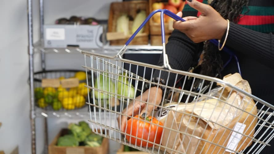  Francuska najavila “hitnu pomoć za hranu” domaćinstvima u iznosu od 100 evra