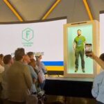 POGLEDAJTE! Zelenski kao 3D hologram poručio: Ukrajina će predvoditi „globalnu digitalnu revoluciju“