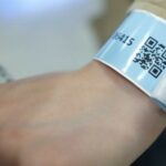 Kina uvodi elektronske narukvice za obolele od COVID-a