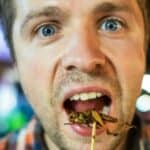 ZAPAD ne odustaje od propagiranja KONZUMACIJE INSEKATA! Nacionalne televizije pozivaju građane da probaju (VIDEO)