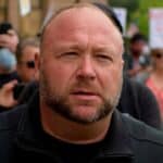 Fejsbuk, Instagram i Gugl cenzurišu predstojeći dokumentarac Aleksa Džonsa - "Aleksov rat"