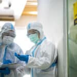 U ovom gradu je za dve nedelje umrlo čak 5 LEKARA a svi su bili vakcinisani protiv COVID-a 19