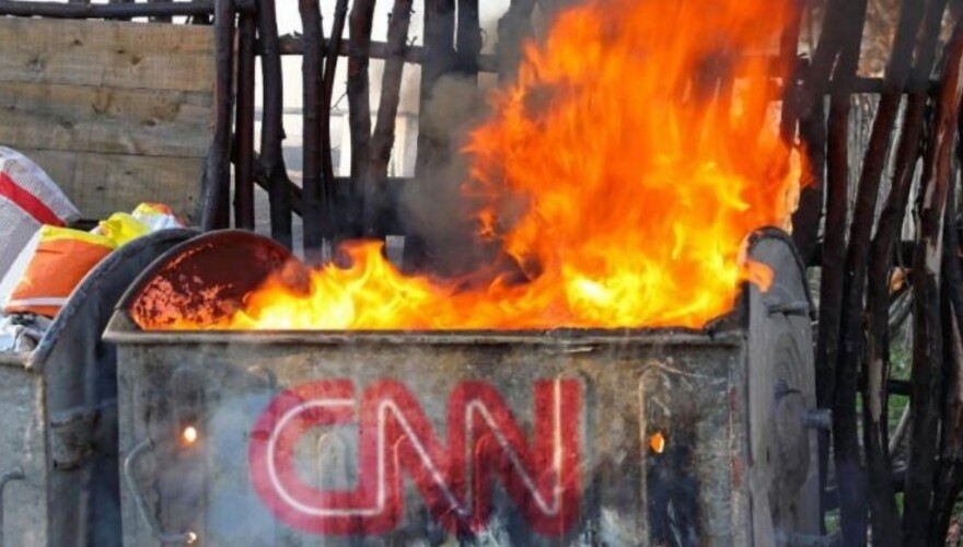  PROPAST CNN-a se nastavlja! Novi šef propagandne mašinerije nije uspeo da zaustavi pad rejtinga