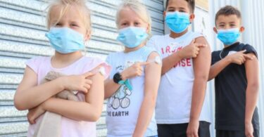PRVA POBEDA! Urugvaj obustavio vakcinaciju protiv koronavirusa za decu mlađu od 13 godina