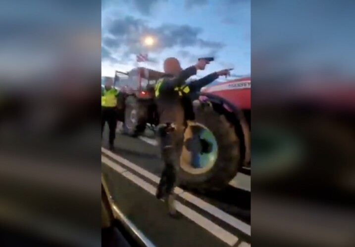  Pogledajte! HOLANDSKA POLICIJA puca na poljoprivrednike koji protestuju zbog KLIMATSKE AGENDE (VIDEO)