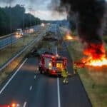 Holandski farmeri nastavili proteste! Bacaju stajsko đubrivo na autoputeve