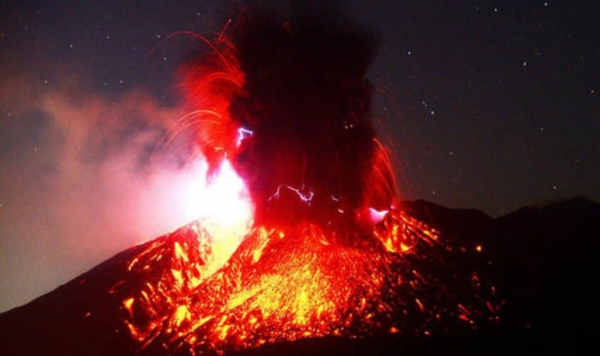  Erupcija vulkana u Japanu oko 50km od nuklearne elektrane