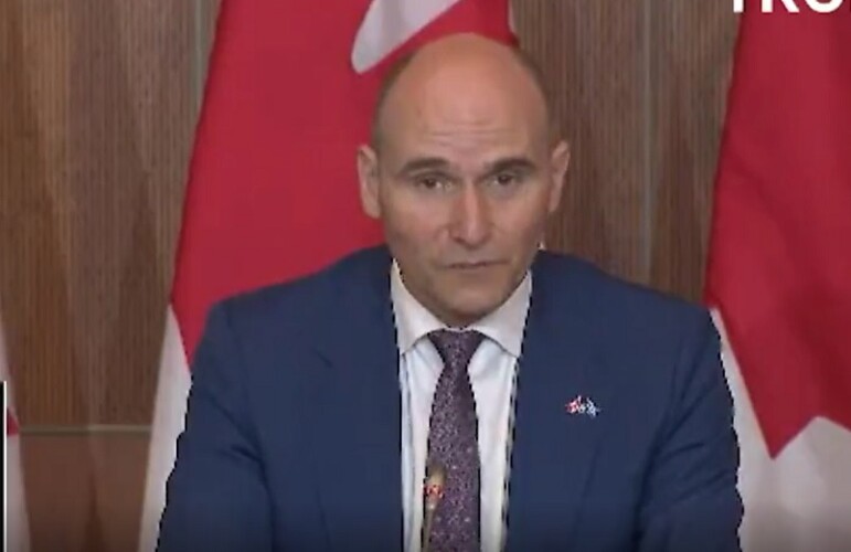  Ministar zdravlja Kanade: Nikada nećemo biti potpuno vakcinisani protiv COVID-19, dopunska vakcina svakih 9 meseci