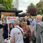 Ogromna gužva na potpisivanju peticije protiv održavanja "EURO PRIDE-a" u Beogradu (FOTO)