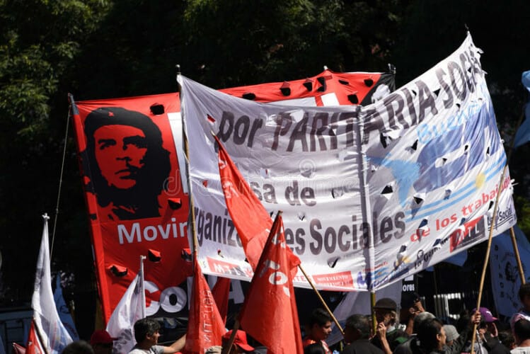  Argentinci na ulicama ruše vladu i MMF- Inflacija veća od 60% polovina stanovništva nezaposleno