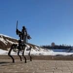 Automatska mašina za ubijanje! Upoznajte psa robota opremljenog mitraljezom (VIDEO)