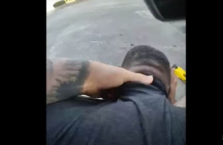  Policajac u Americi pucao u potiljak nenaoružanog crnca nakon dojave o pljački(VIDEO)