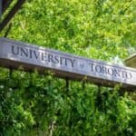 Studenti Univerziteta u Torontu koji žive u domovima moraće da budu trostruko vakcinisani protiv COVID-19