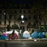 Pariz: Migranti silovali ženu na sred ulice
