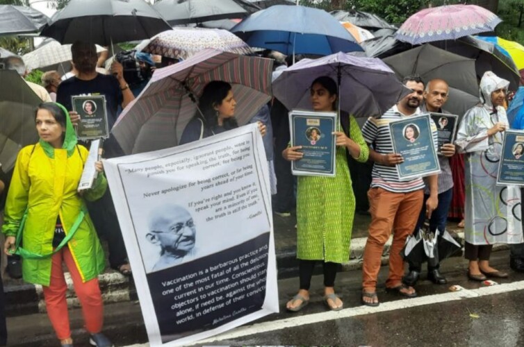  INDIJA: Održani protesti protiv SZO-a i Bil Gejtsa širom zemlje: “Napustite Indiju” (VIDEO)